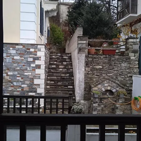 παραδοσιακο σπιτι του 1892 εως 10 ατομα 度假居 波尔塔里亚